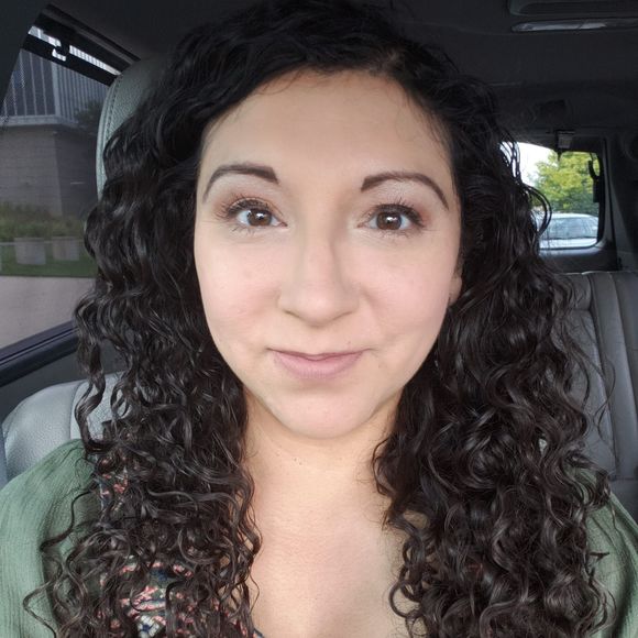 Meet your Posher, Jennifer - Picture 1 of 1